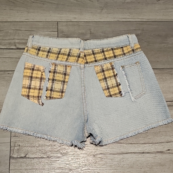 NWOT POL Jean Shorts - Picture 5 of 5